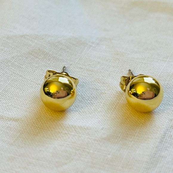 Ball Stud Earrings 18K Gold Plated 6mm - Picture 7 of 8
